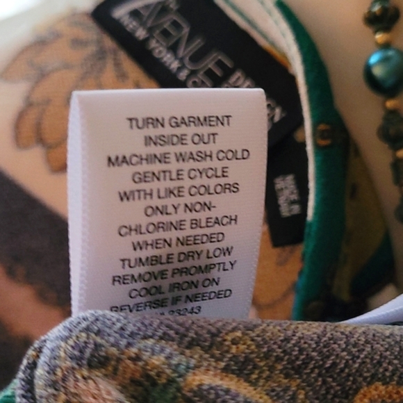 🆕️NEW YORK & CO. FAUX WRAP BLOUSE - Picture 10 of 11